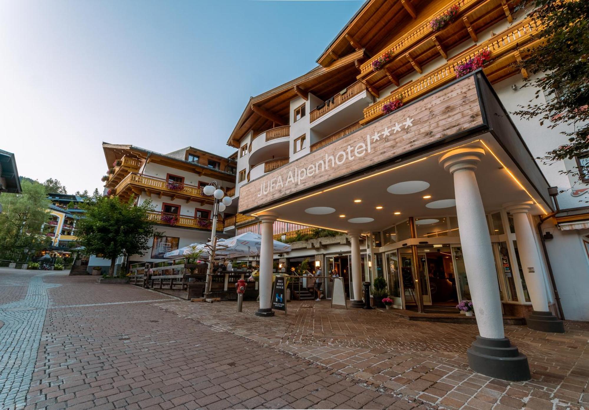 Jufa Alpenhotel Saalbach Exterior foto