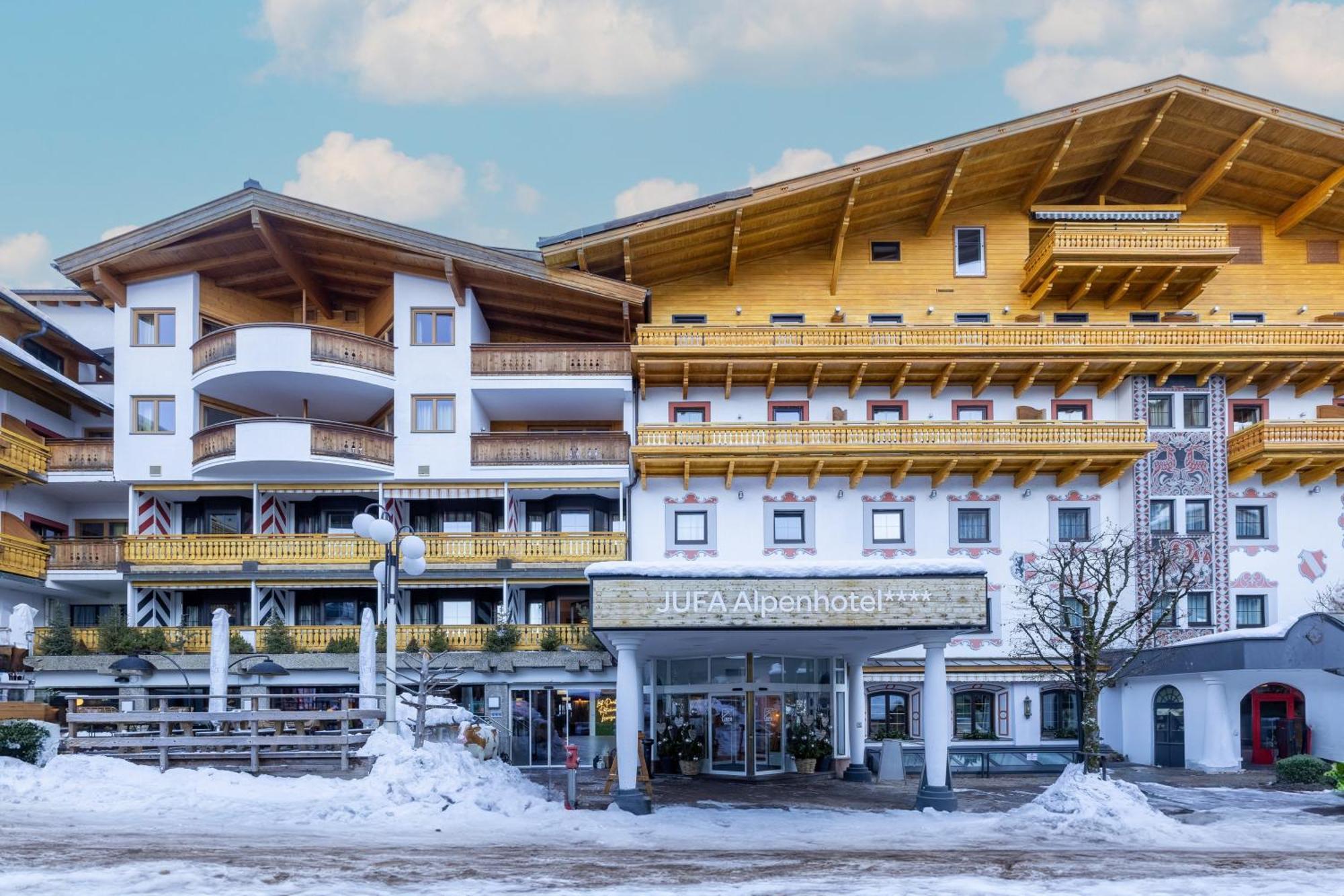 Jufa Alpenhotel Saalbach Exterior foto